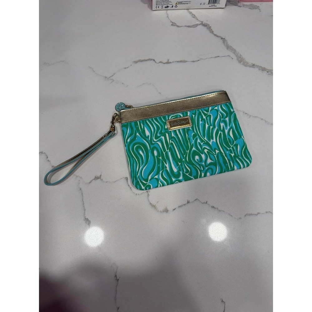 Lilly Pulitzer Wanderlust Wristlet in the green and blue "Finders Keepers" nwot